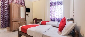OYO 26483 Hotel President