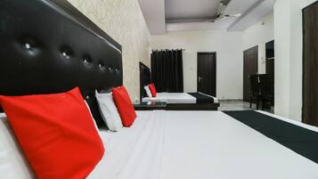 Room | Laptop workspace, free WiFi