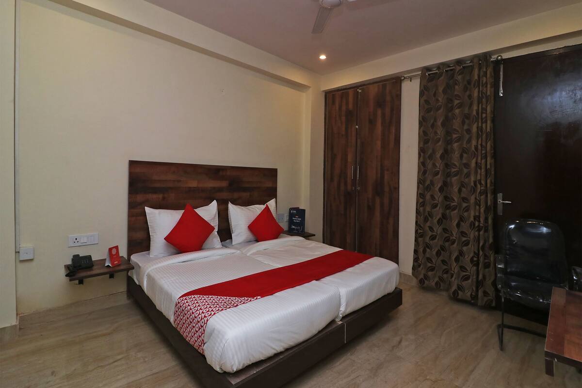 Double or Twin Room | WiFi (free)