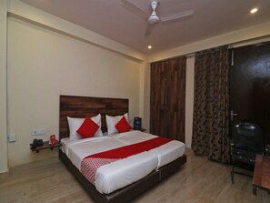 Double or Twin Room | Free WiFi - OYO Flagship 14542 Sector 46 (Gurugram)