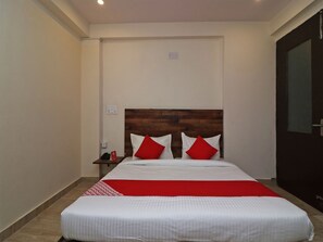 Double or Twin Room | Free WiFi - OYO Flagship 14542 Sector 46 (Gurugram)