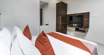 OYO Flagship 24448 Moon Light Guest House