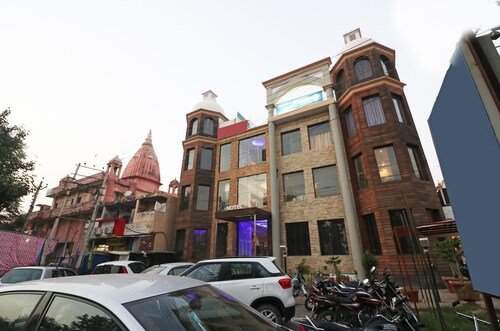 OYO 22328 Hotel Krishna Mahal