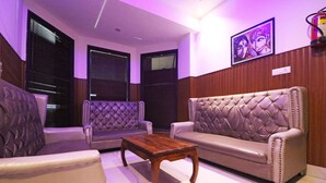 Lobby - OYO 22328 Hotel Krishna Mahal (Thanesar)