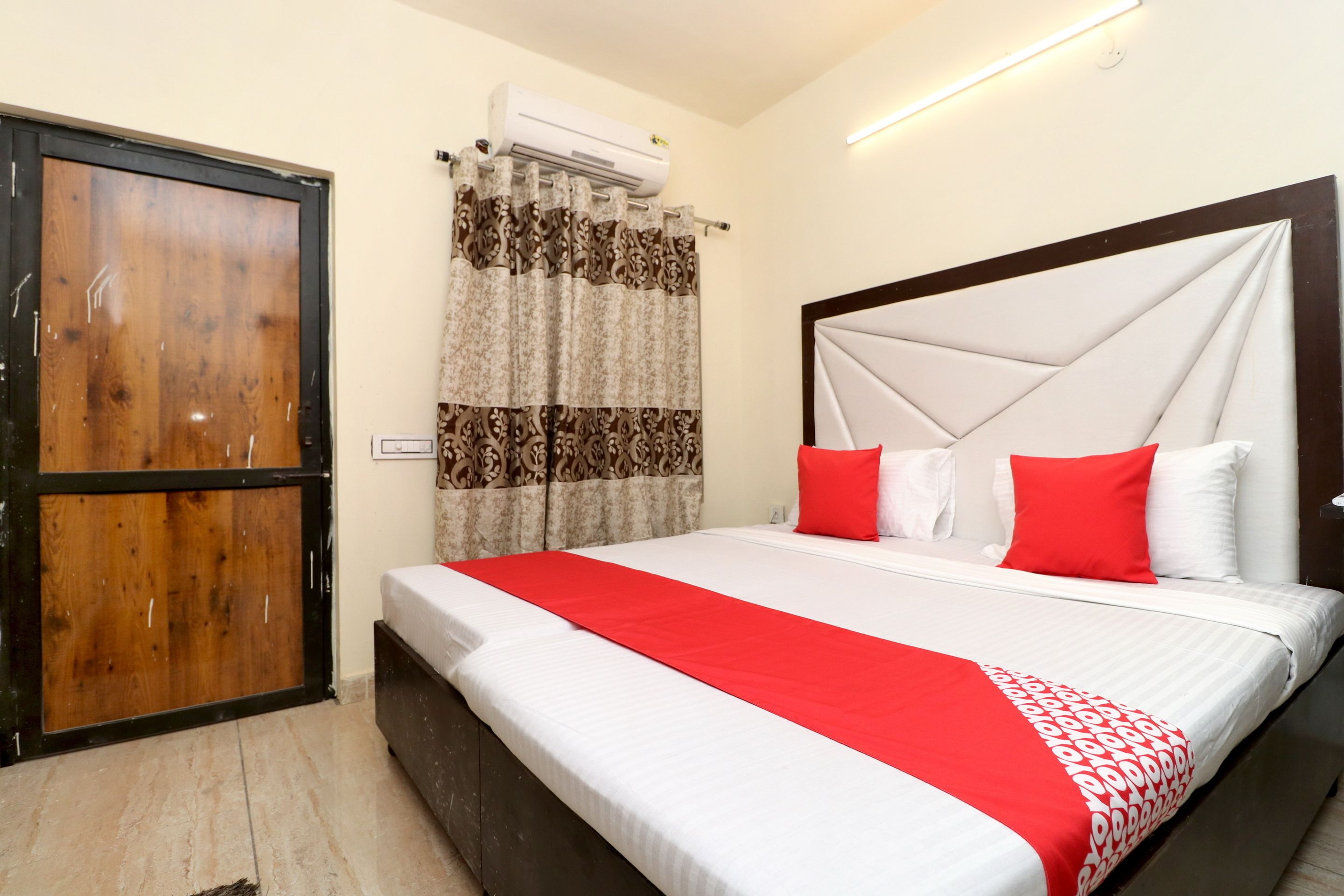 Double or Twin Room | Free WiFi