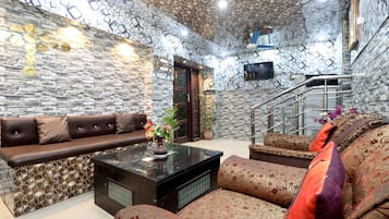 Coin salon dans le hall