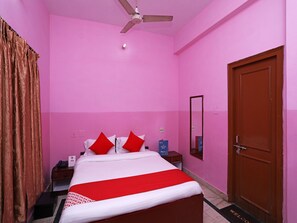 Double or Twin Room | Desk, free WiFi