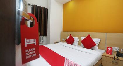OYO 24555 Gujral Hotel