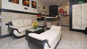 Lobby - Capital O 29182 Mint Inn (Lucknow)