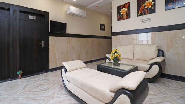 Lobby - Capital O 29182 Mint Inn (Lucknow)