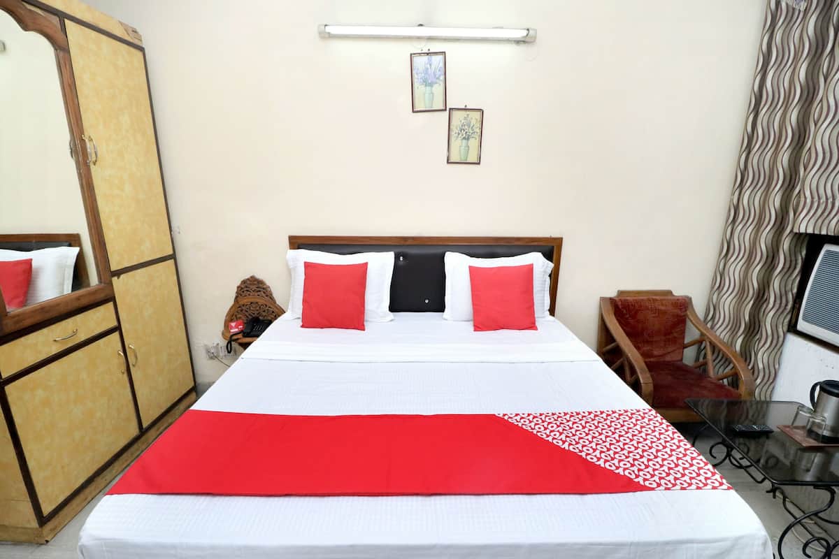 Double or Twin Room | Free WiFi