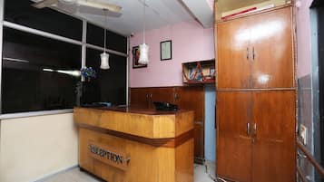 Quầy tiếp tân