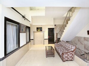 Lobby - OYO 3972 Hotel Amar (Chandigarh)