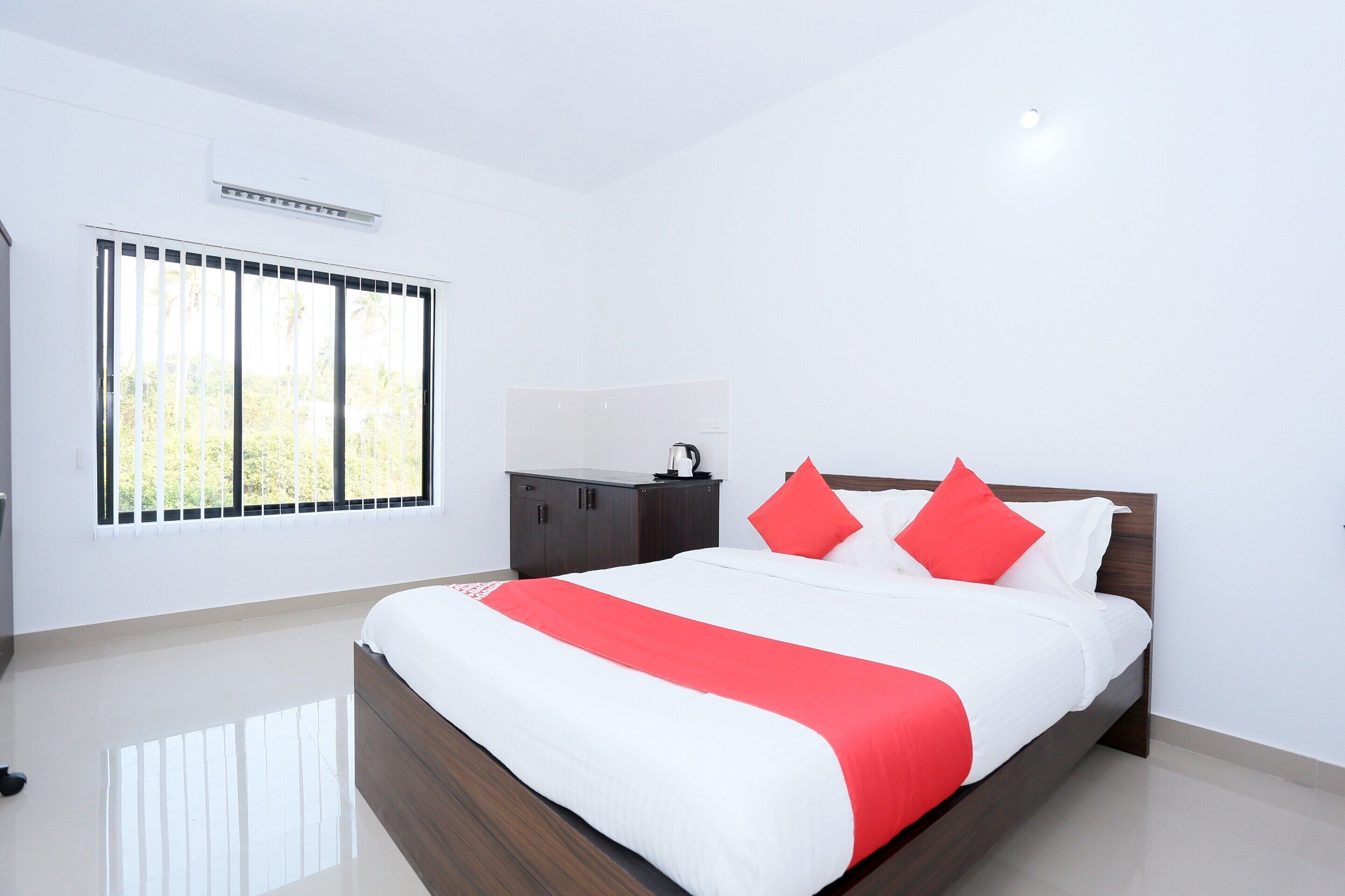 Double or Twin Room | 1 bedroom, laptop workspace, bed sheets