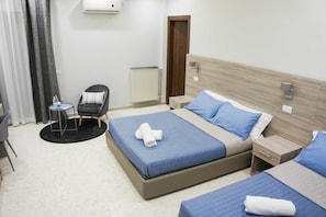 Comfort Triple Room, Multiple Beds (LE TERME) | Individually decorated, individually furnished, desk, laptop workspace - Albergo D'Onofrio (Telese)