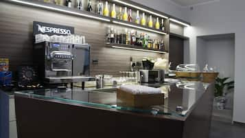 Colazione self-service inclusa, servita tutte le mattine 