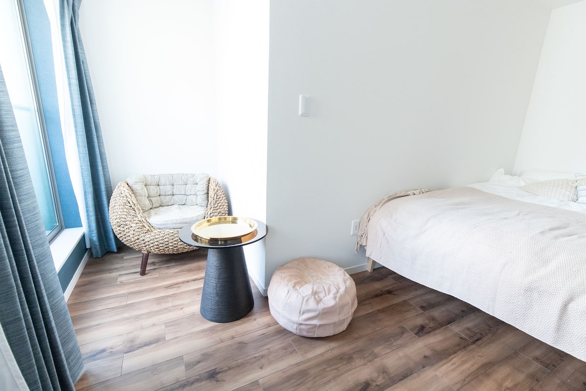 Room for 5 Guests, with Kitchen