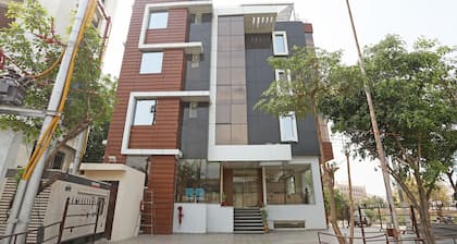 Capital O 36733 Hotel Surya Grand