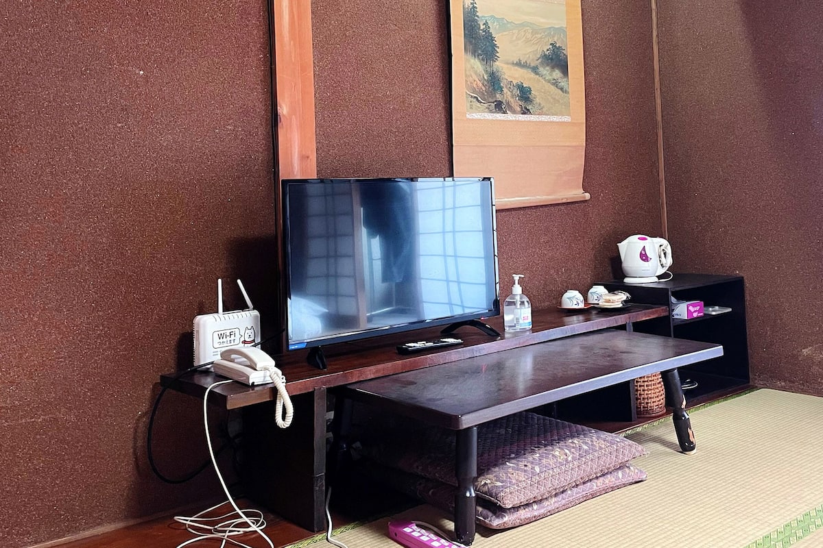 Phòng truyền thống (Old Wing, Japanese Style, For 3People) | Truy cập Internet không dây miễn phí, bộ trải giường