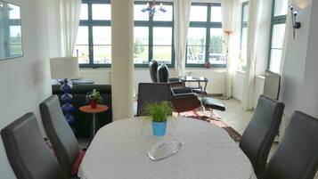 Apartment, 2 Bedrooms | In-room dining