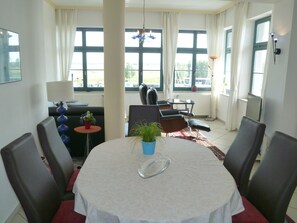 Apartment, 2 Bedrooms | In-room dining