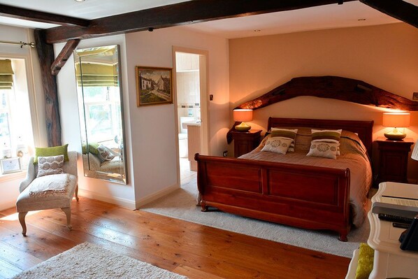 مكواة/لوح كي وأسرّة قابلة للطي وواي فاي مجانًا وملاءات أسرّة