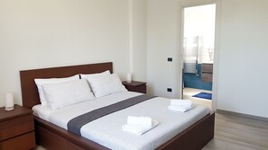 1 bedroom, free minibar items, desk, laptop workspace