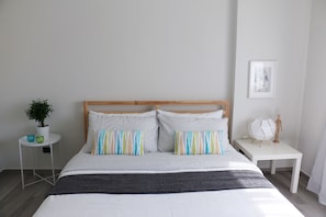 1 bedroom, free minibar items, desk, laptop workspace