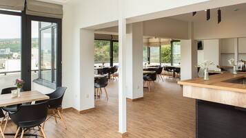 Daily continental breakfast (GEL 25 per person)