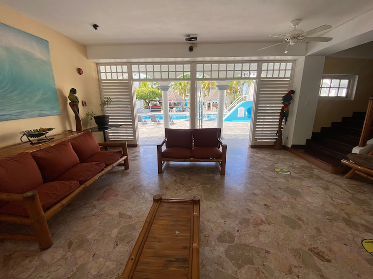 Ocho Rios Sandcastles King Suite With Balcony & Beach Access Ideal For Couples - Ocho Rios