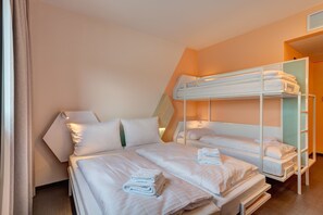 四人房 | 1 多间卧室、办公桌、免费 WiFi、床单