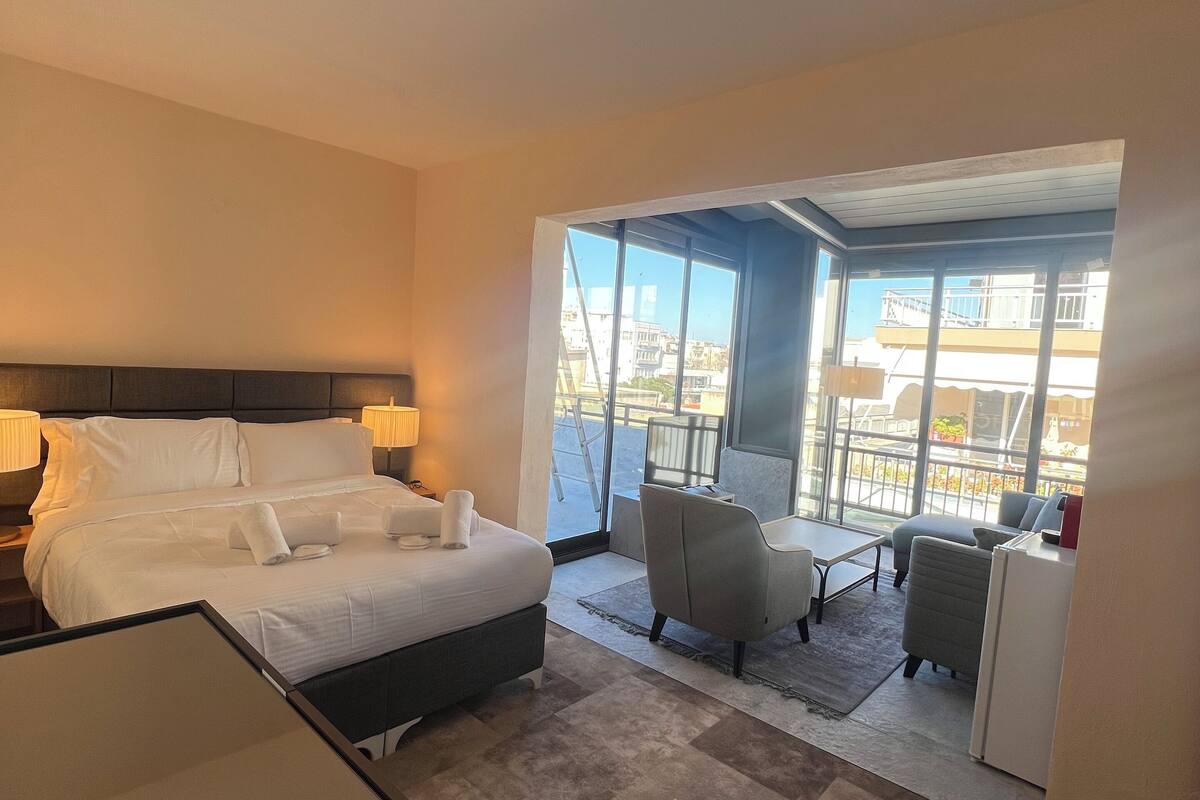 superior double room | minibar, in-room safe, blackout curtains, soundproofing