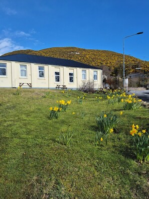 Äänieristys, silitysrauta/-lauta, ilmainen Wi-Fi, vuodevaatteet