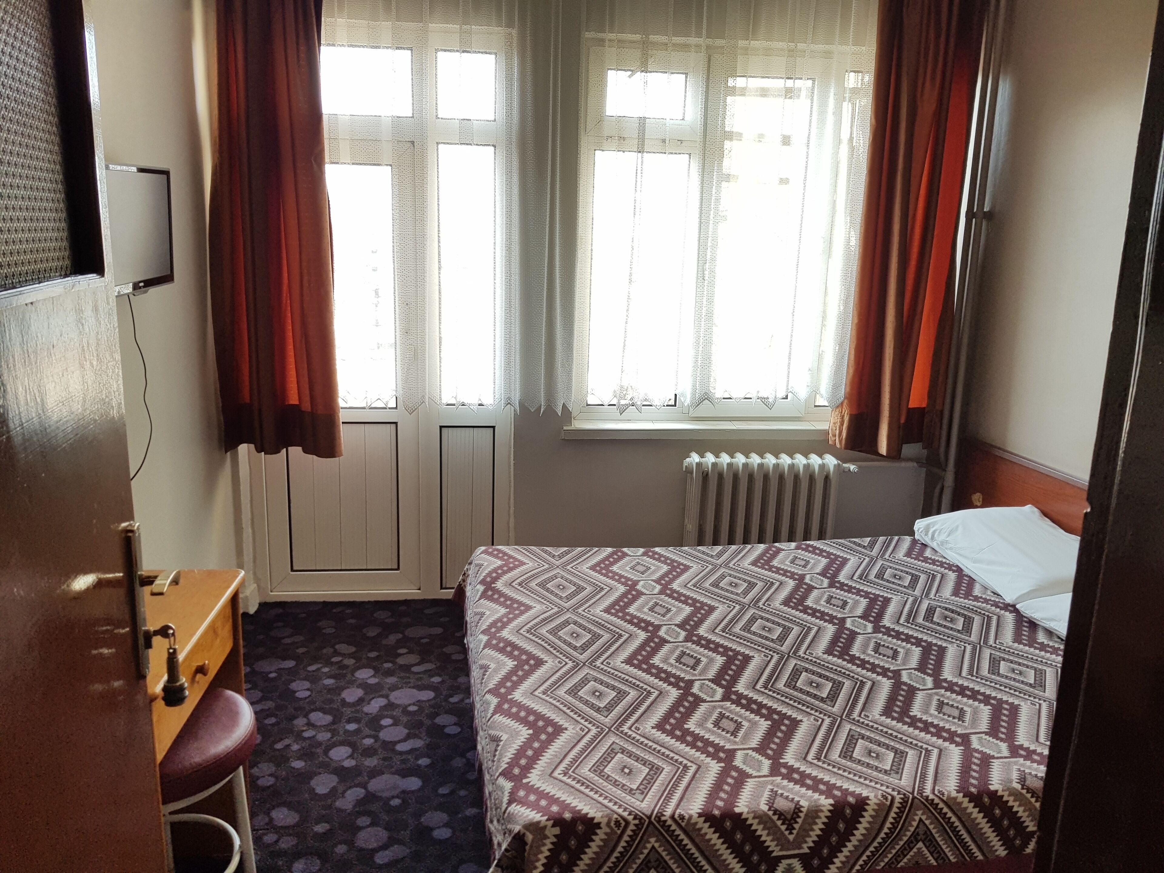 Desk, free WiFi, bed sheets