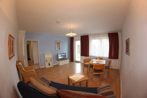 Apartment (52) | Living room | TV - Haus Marinus (Fehmarn)