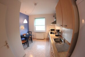 Apartamento (62) | Cozinha privada | Geladeira, micro-ondas, cafeteira/chaleira, chaleira elétrica