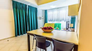 In-room safe, free rollaway beds, free WiFi, bed sheets