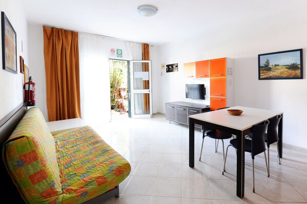 Lägenhet | Utsikt mot trädgården