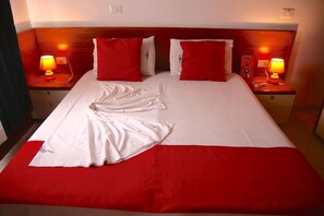In-room safe, free rollaway beds, free WiFi, bed sheets - Nautilus Aparthotel (Sal)