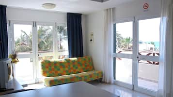 In-room safe, free rollaway beds, free WiFi, bed sheets