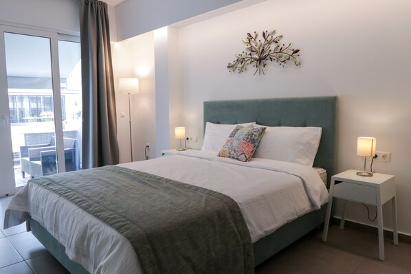 Suite, Balcony (Prestige) | 1 bedroom, minibar, soundproofing, iron/ironing board