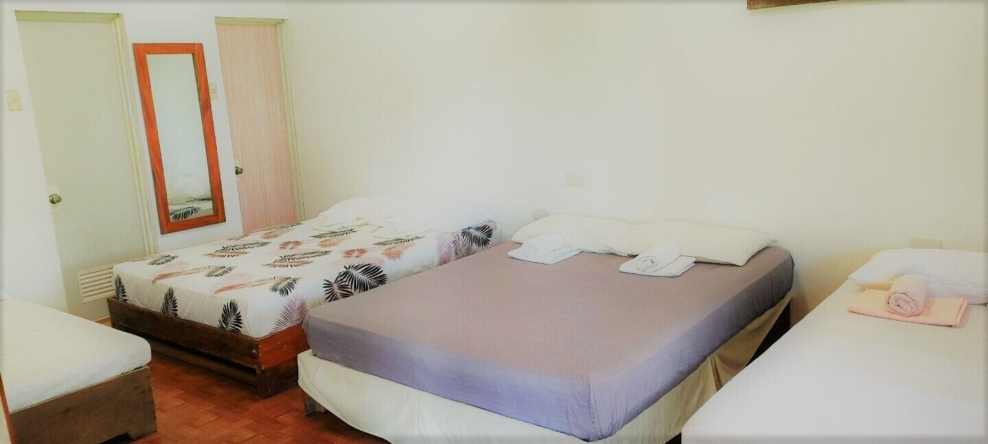 Camera familiare | Una scrivania, postazione laptop, insonorizzazione, Wi-Fi gratuito