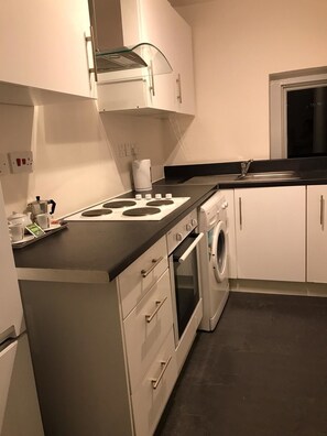 Apartment | Private kitchen | Full-size fridge, microwave, oven, electric kettle - Fitzrovia Atmosphere private apartment (London)