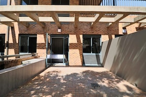 Exterior - Lakeside Apartments (Johannesburg)