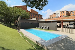 Property grounds - Lakeside Apartments (Johannesburg)
