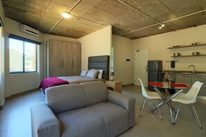 1 bedroom, individually decorated, individually furnished, desk - Lakeside Apartments (Johannesburg)