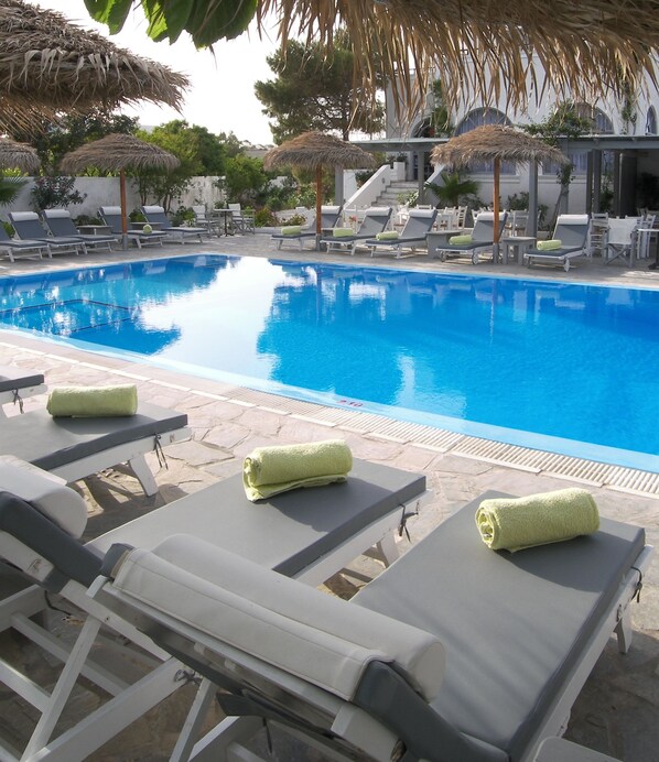 حمّام سباحة خارجي