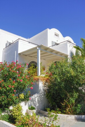Exterior - Alia (Santorini)