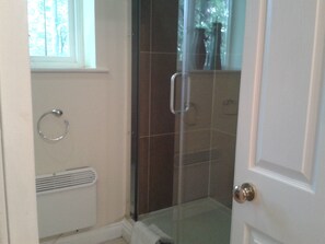 Double & Ensuite Bathroom