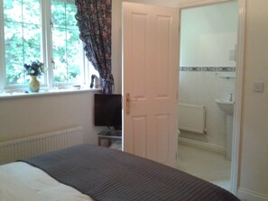 Double & Ensuite Bathroom | Free WiFi - Heathfield Place (Gateshead)